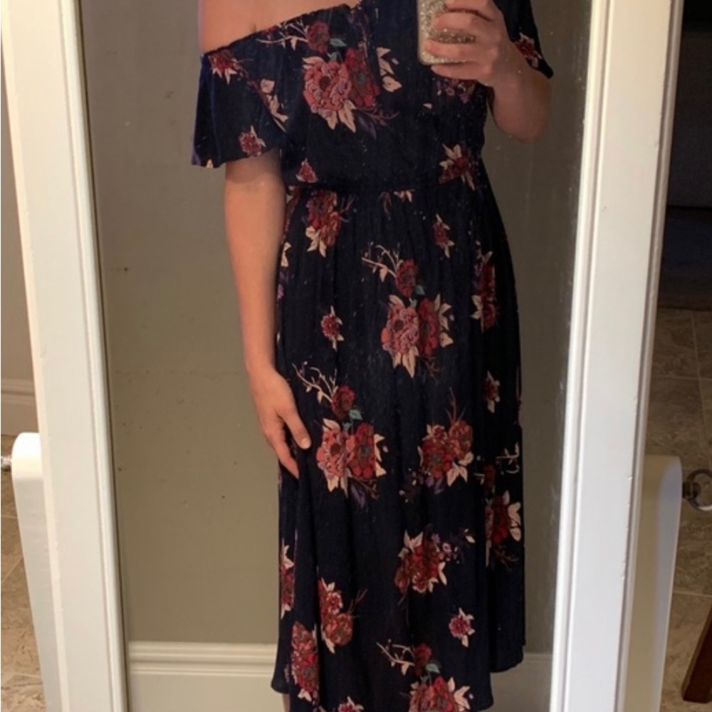 Patrons of Peace Navy floral off the shoulder midi sundress 🌺